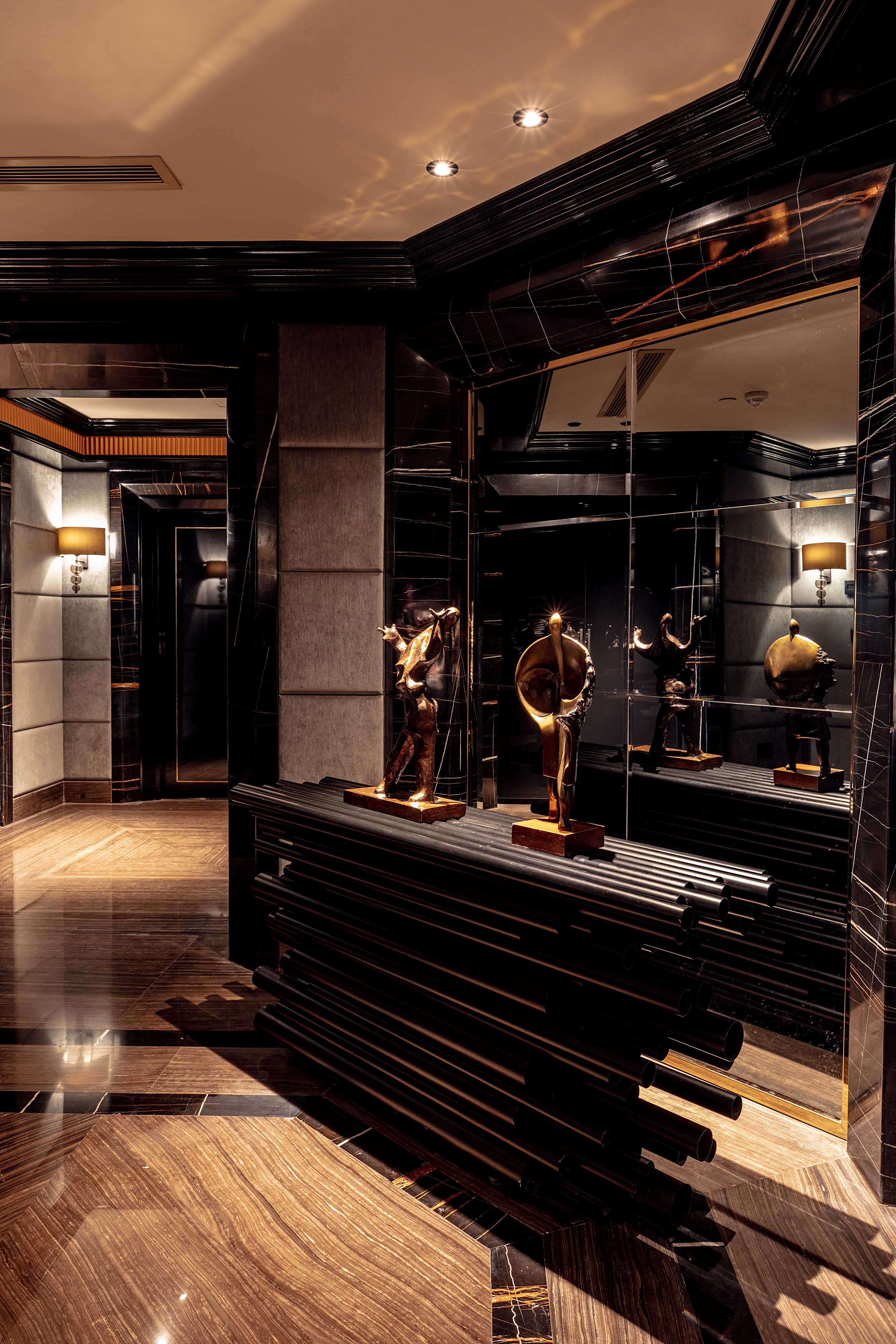 Royal and Owners Suites - Image 4